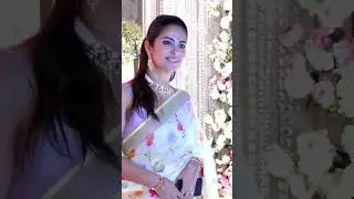 Balika Vadhu Fame Avika Gor Looks Stunning In Saree With Sleeveless Blouse At An Wedding Ceremon