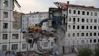 [08-08-2018] Снос дома на улице Талнахской 59 (г.Норильск) часть 2