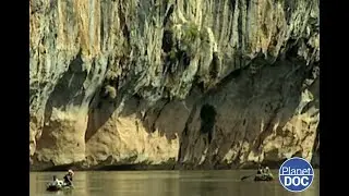 He's in Vietnam; This is the Mekong, the fourth most important river in Asia (FULL DOCUMENTARY)