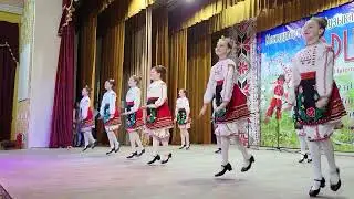 Тракийски танец. Хореограф Елена Мишкой