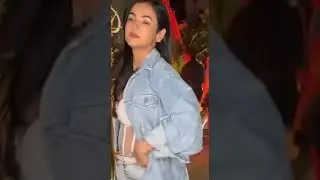 Sonal Chauhan Spotted Wearing a Bold Dress in Public #jannat #zoya #sonalchauhan #actress #beautiful