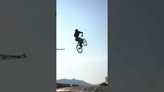ich hab mich so SCHNELL gedreht 😵‍💫 #bike #mtb #triplebackflip