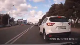 С второстепенной через 2 сплошные  .