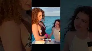 Kalogeras Sisters Swim With Stingrays !