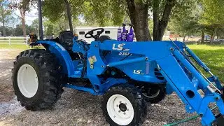 Super cleaning our old farm tractor! ( SATISFYING RESULTS!)