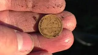 Коп монет Металлоискателем Нашли советские не тронутые фундаменты Серебро Советов Май 2022 №4
