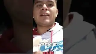 Una sorprendente y deliciosa arepa rellena de salchicha estilo perrito caliente.