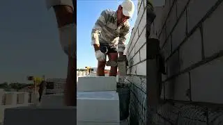 Обычная работа каменщика. Строительство дома