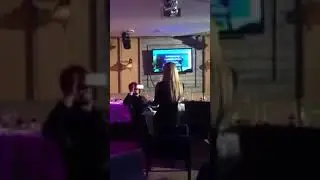 Пелагея поёт в караоке Земфиру