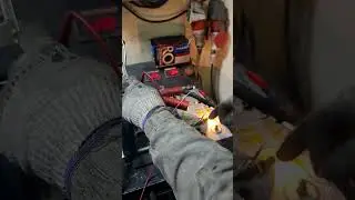 Любителям снимать клему на заведенном моторе посвящается