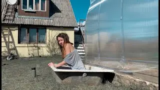 Russian Life in Spring / NAKED TRAVELER