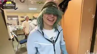 Ростик засмущался на сцене