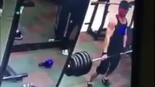 LiveLeak - Weight Lifter Breaks Spine