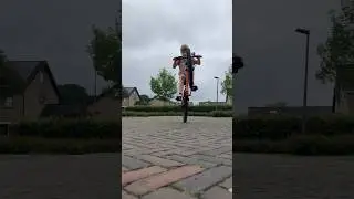 Mega wheelie #viral #wow #cool #subscribe #amazing #bikelife #like #mega #shorts #bike #viralshorts