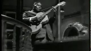 Howlin' Wolf -  Shake For Me  - live