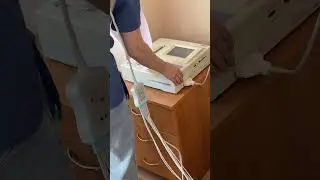 Сынок сдаёт ЭКГ анализ