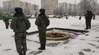 Пост №1. Седьмая школа. Смена караула.