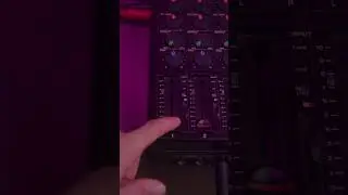 808 Through A Vintage Mixer for Saturation! #musicproducer #808 #synth #synthesizer #analog #bass