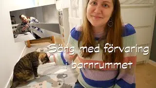 Säng med förvaring i barnrummet