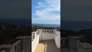 Панорамен тристаен апартамент на последен етаж в гр. Бяла