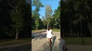 Стела в парке Победы