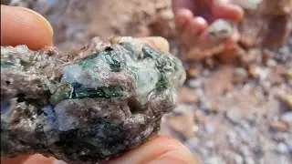 LUGAR IMPRESSIONANTE PARA ACHAR PEDRAS PRECIOSAS