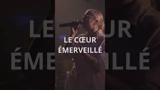 Je suis émerveillé aux pieds de mon Roi