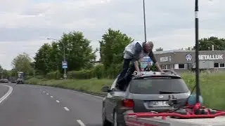 Basketballer trainiert während der Fahrt