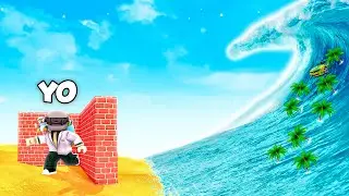 Build to survive the TSUNAMI 😱🌊 Roblox EXTREME