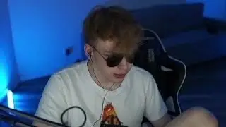 Строго Отстаивает Честь за Гаечку