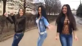 ДЕВОЧКИ ВЕЛЯЮТ