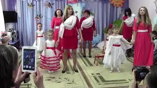 МБДОУ "Петринский детский сад" Танец "Я люблю тебя дочка" Муз рук Сергеева Любовь Сергеевна
