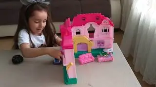 Oyuncak bebek  hasta olmuş oyun evimizdeki bebek hastalanmış