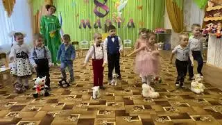 Танец с игрушками МБДОУ «Улыбка» младшая группа