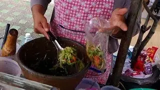 Thai Spicy Papaya Salad Bangkok Som Tum