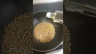 готовим попкорн 🍿 с солью