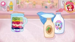 Making Fruit Smoothies - Playing Strawberry Shortcake Bakery