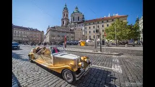 Prague city tour by a vintage car