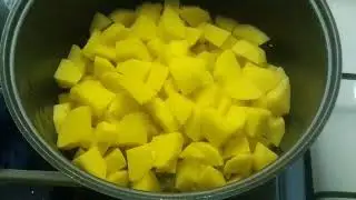 Картошечка со свининой в мультиварке!