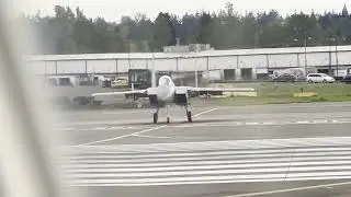 Taxi race to hold ... Embraer ERJ-175 vs. F15 ... wait for it!