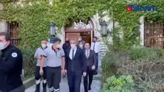 Bir Grup Öğrenci Boğaziçi Rektörünün Arabasının Önünü Kesti!