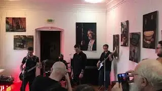 Панк-рок группа «Overprint» на открытии выставки фотографа Виталия Верескуна