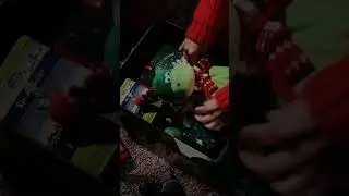Как эффектно оформить детский подарок без обёрточной бумаги? 