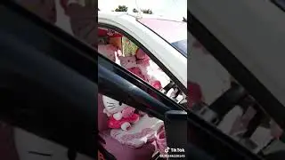 hello kitty car