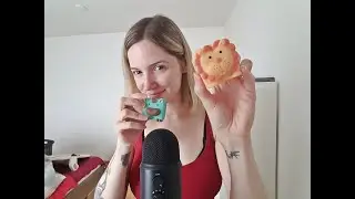 ASMR tapping and playing with silicone blocks - personal attention - relaxing for sleep