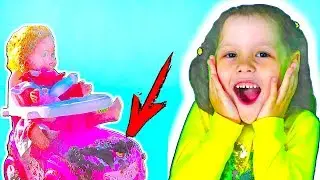 Настя помыла игрушечную машинку