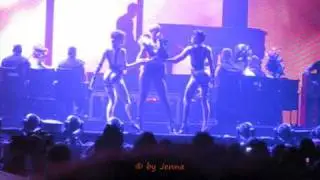 Rihanna's Last Girl on Earth tour