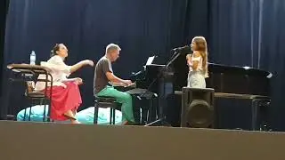 ŁUCJA DOBROGOWSKA  - Wznieść się chcę (Wyprawa na Księżyc)