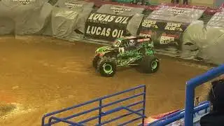 Grave Digger breaks doing Donuts Florence (January 9, 2024)
