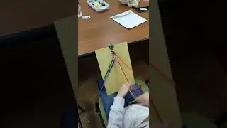 СЕРИЯ КОРОТКИХ ВИДЕО. Радужная классика из пряжи. ЦТ "На Вадковском". #плетение #фенечка #радуга